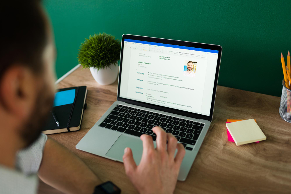 Hprojekt Atualize seu curriculo e LinkedIn